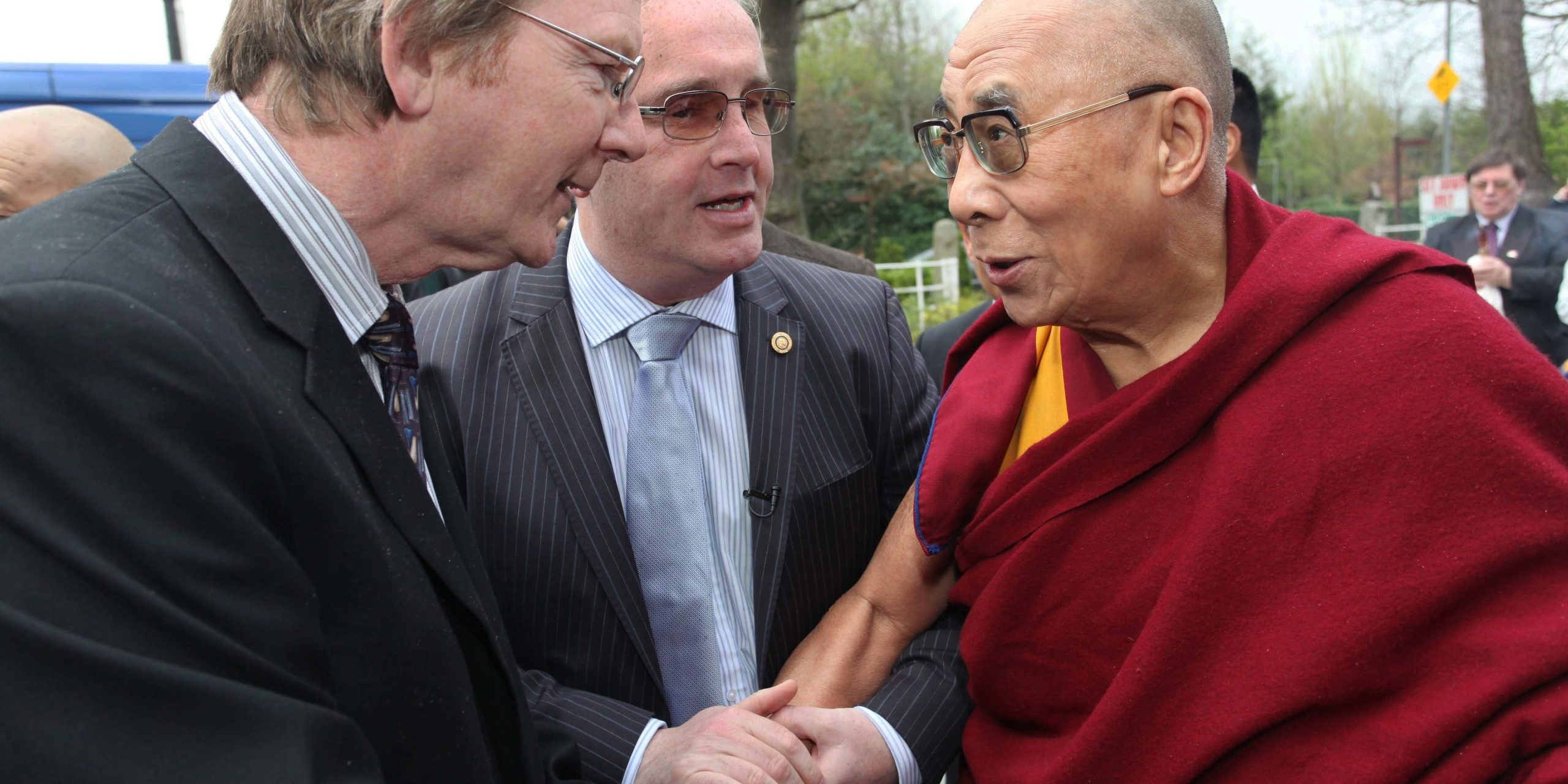 Joe Murray Greets the Dalai Lama Joe Murray Greets the Dalai Lama